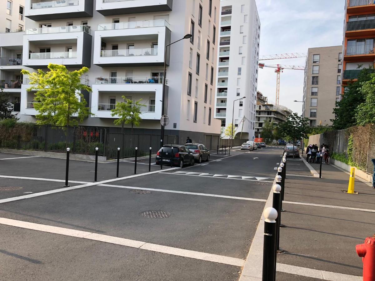 Appartements De 2 Ou 3 Chambres A 40 Minutes De Paris Courcouronnes Exteriör bild