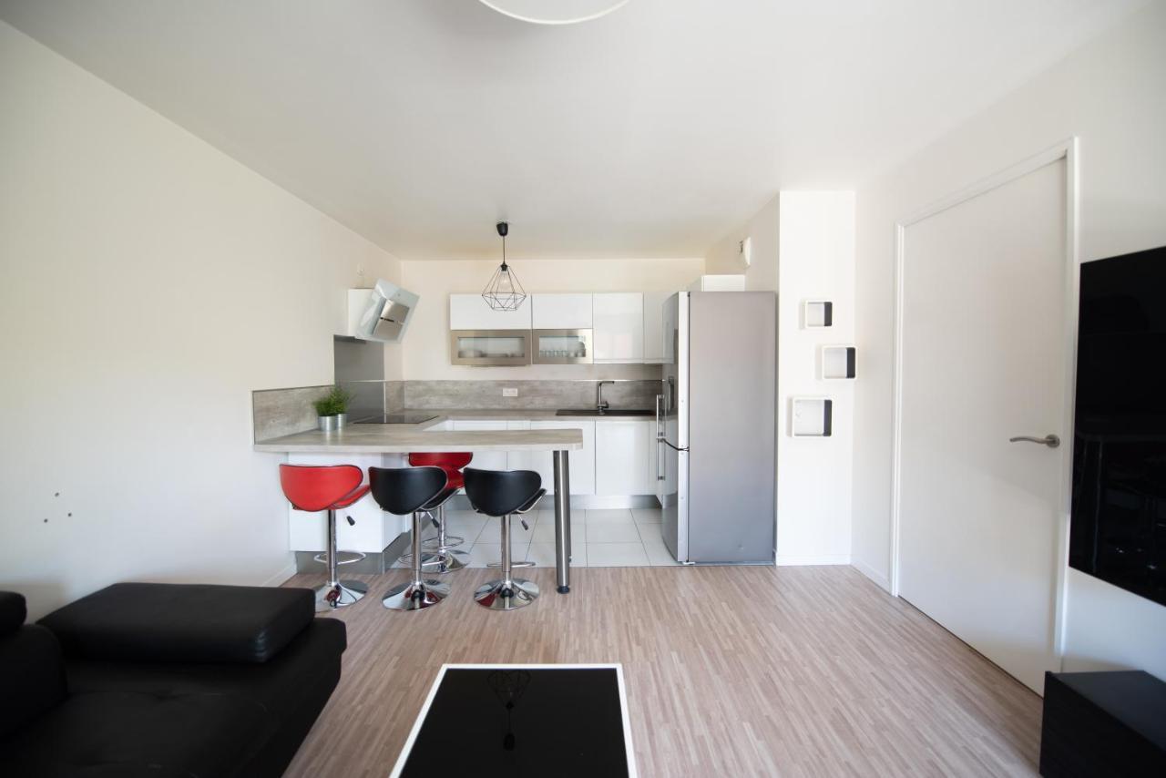 Appartements De 2 Ou 3 Chambres A 40 Minutes De Paris Courcouronnes Rum bild