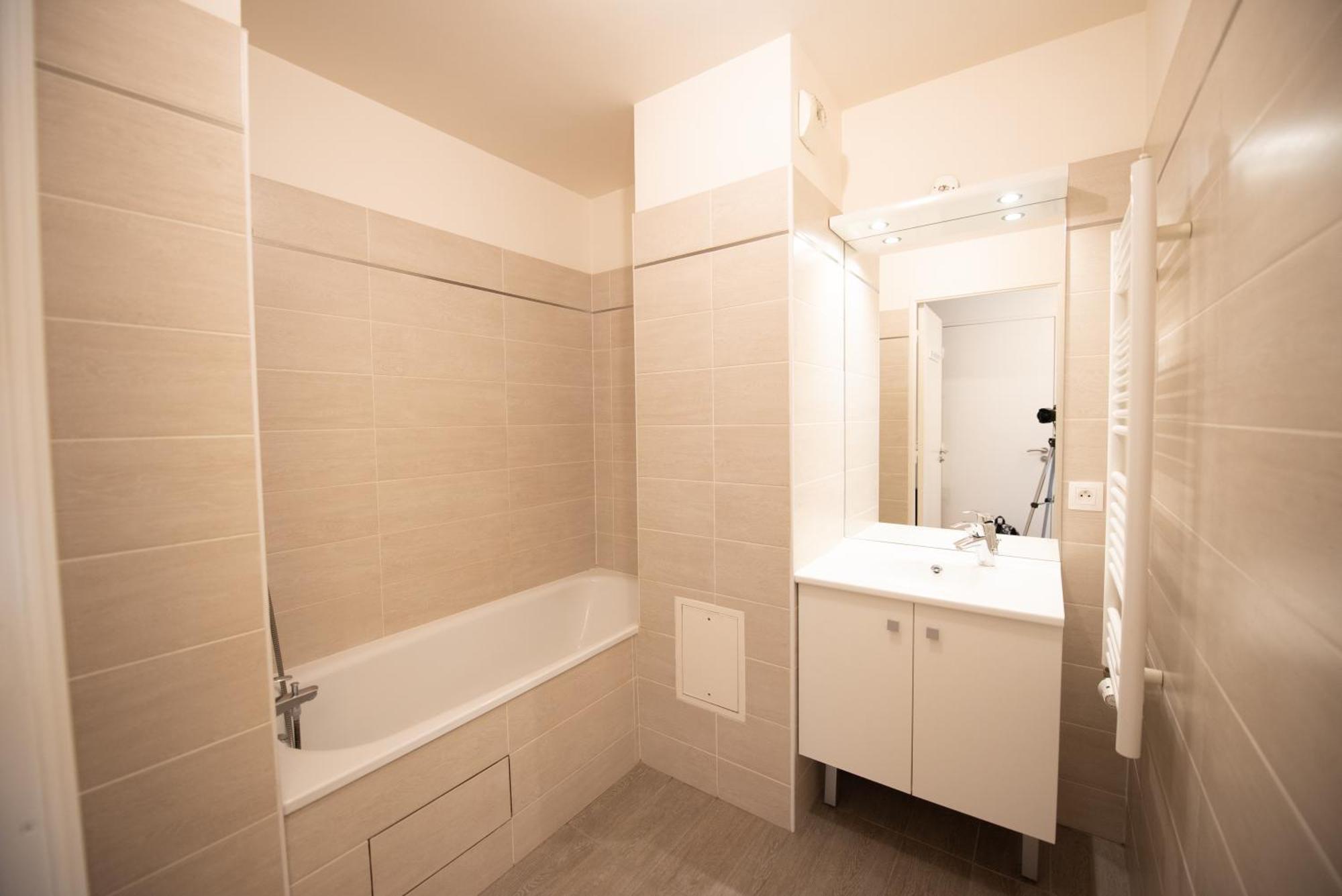 Appartements De 2 Ou 3 Chambres A 40 Minutes De Paris Courcouronnes Rum bild